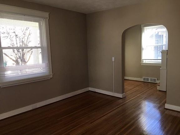3rd image of 1327 Carolina Ave