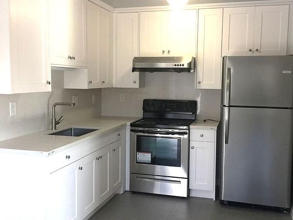 2nd image of 1662 Ontario Dr