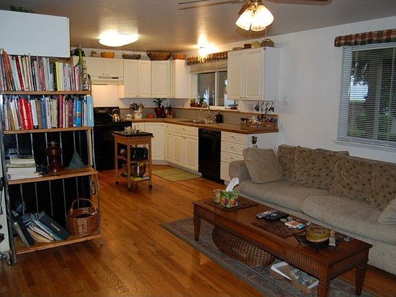 4th image of 4614 Holly Ln NW
