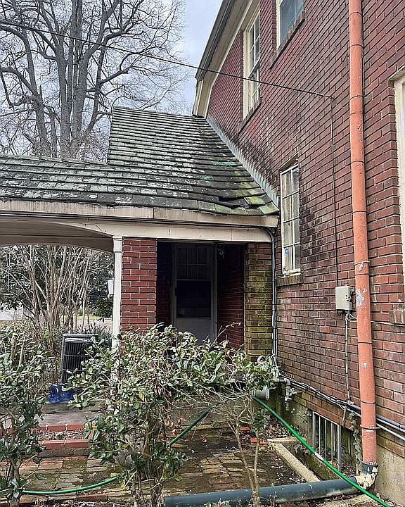 10th image of 607 W 2nd St