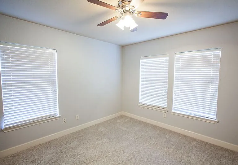 5124 Belmont Ave — Photo 27