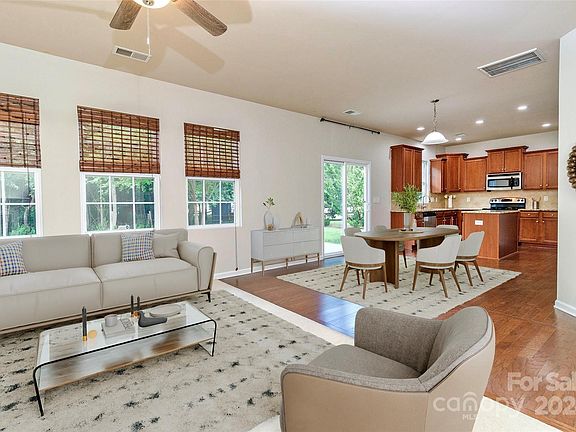 2nd image of 13719 Sunrise View Dr