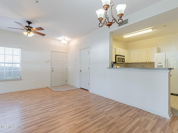 5th image of 575 OAKLEAF PLANTATION Parkway #705