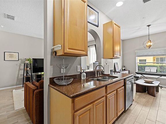 4th image of 723 MAROTTA LOOP