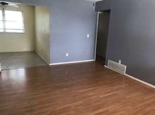 1005 NW 27th St, Moore, OK 73160