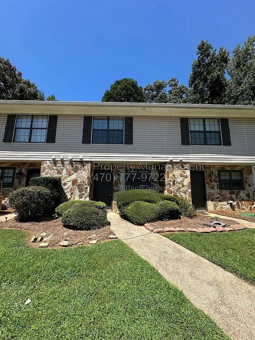 2 bed, 2.5 bath, 1288 sqft, $1,600 — Photo 2