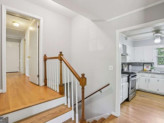 2nd image of 1329 Talcott Pl