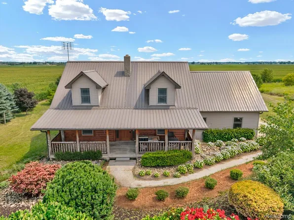 7252 Gosline Rd, Brown City, MI 48416
