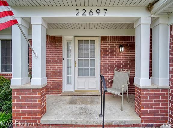 4th image of 22697 Stephanie Ct