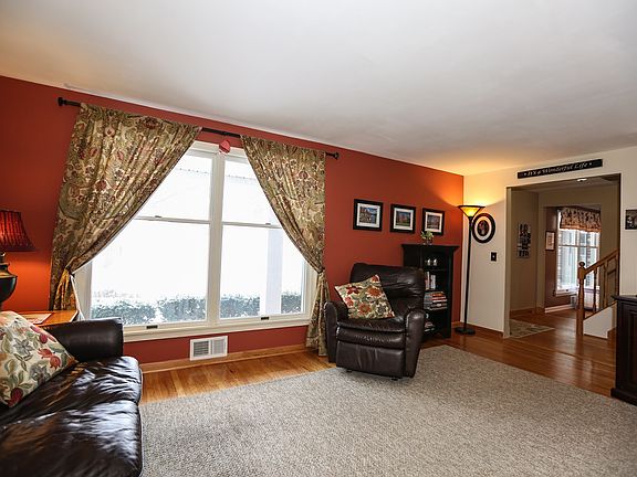 3rd image of 40 Northfield Gate