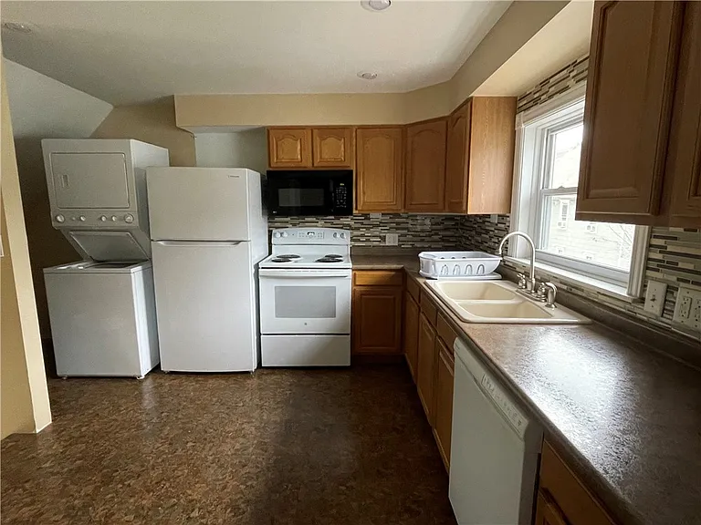 21 Armory Pl — Photo 5