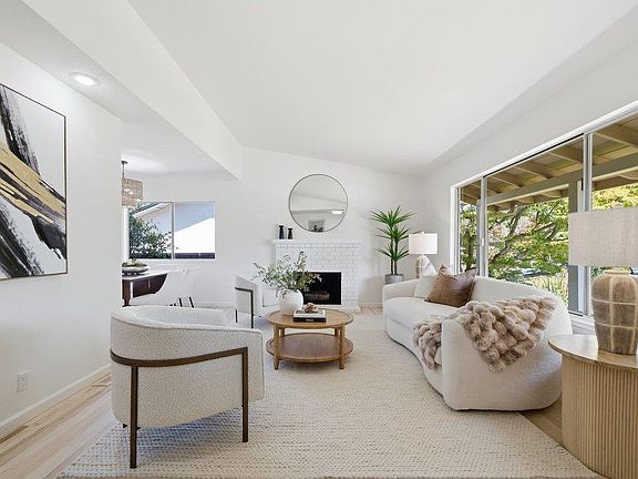 3rd image of 709 Carlisle Way
