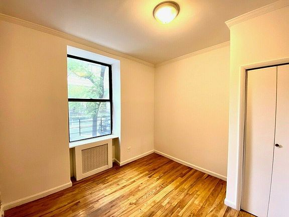3rd image of 243 E 39th St APT 1B