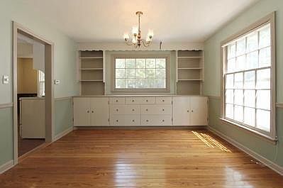 Dining Room w/ Built-ins