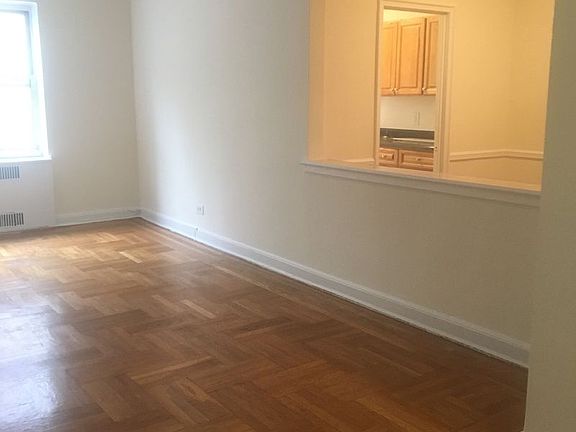 5th image of 140 Van Cortlandt Ave W