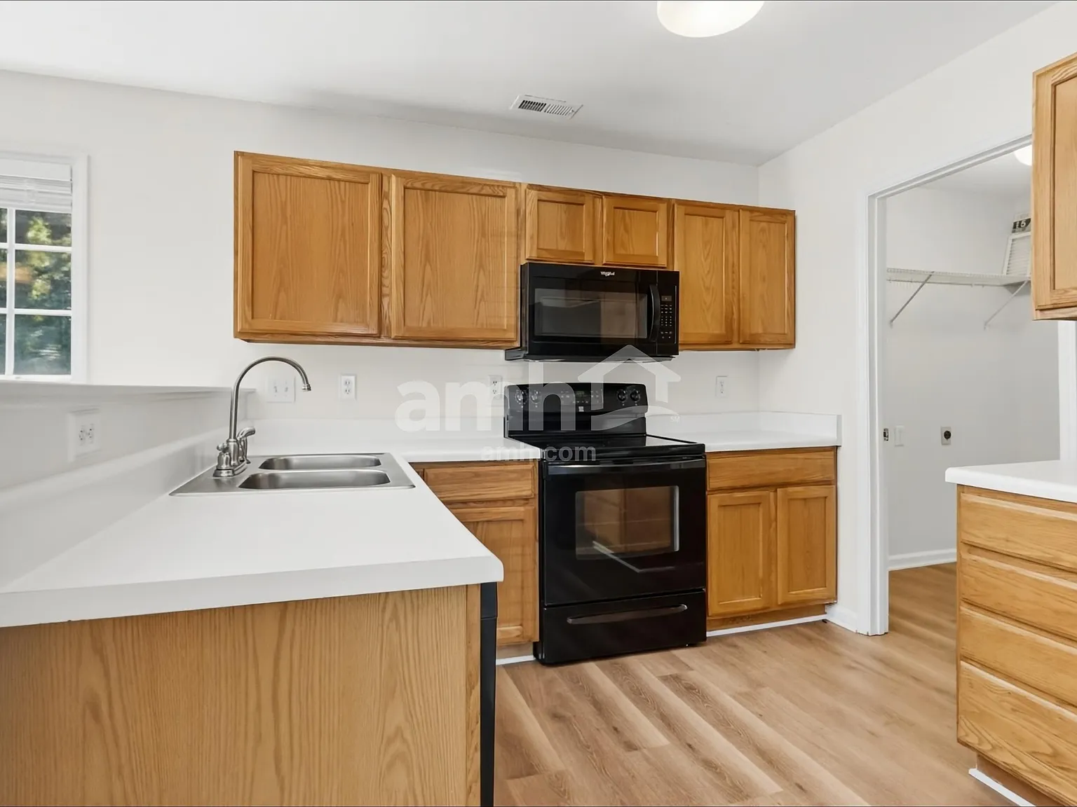 4 bed, 2.5 bath, 2100 sqft, $2,230 — Photo 3