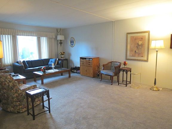 5th image of 1402 22nd St NE Unit 69