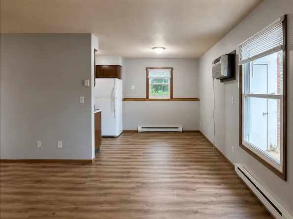 3210 Oak Knoll, 3210 Oak Knoll Dr #3, Eau Claire, WI 54701