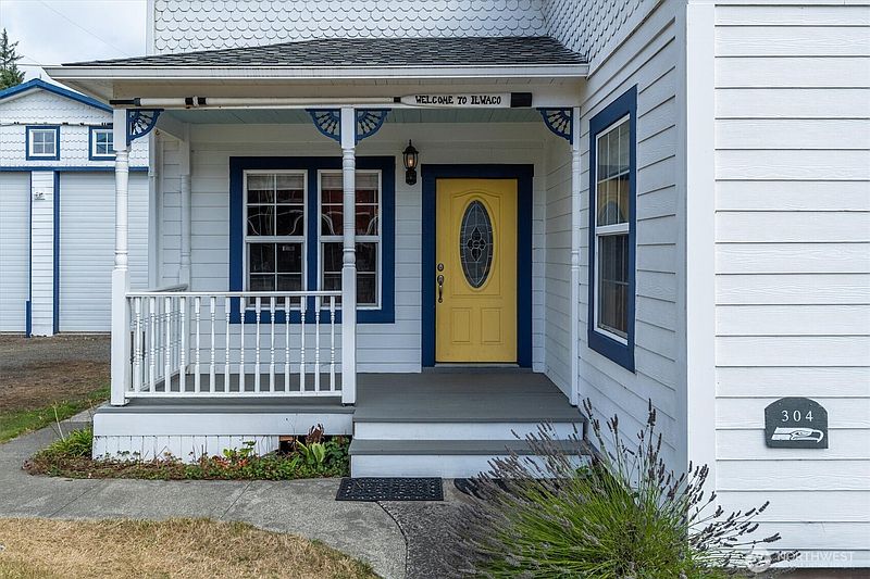 3rd image of 304 Spruce Street E