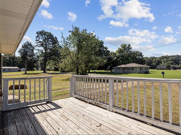 3rd image of 116 Curtis Ln