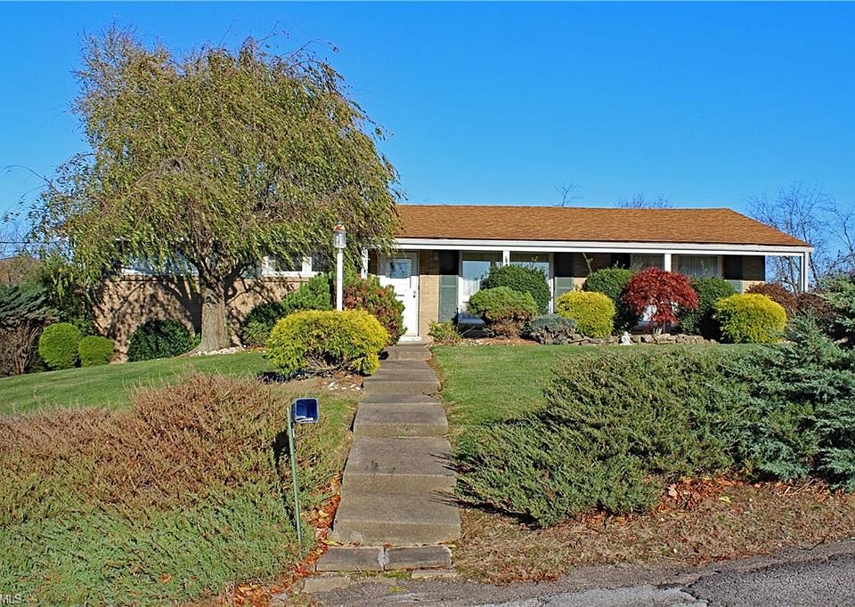 1st image of 293 Laurel Dr