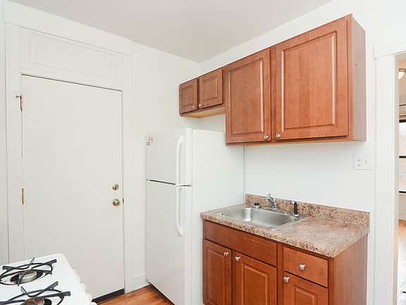 4th image of 2651 N Spaulding Ave APT 3W