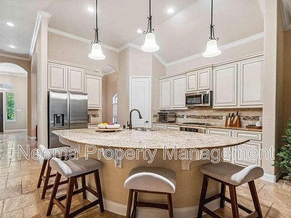 4th image of 315 Kinderwood Trl