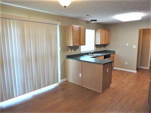 5th image of 1464 Stretch Dr