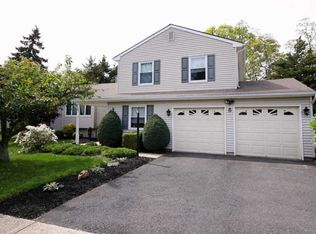 6 Cove Ct, Howell, NJ 07731