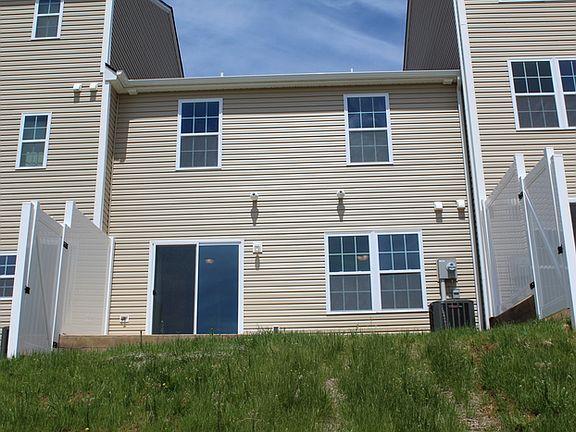 4th image of 620 Pin Oak Dr