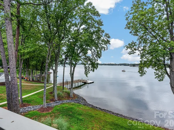 345 Northwest Dr, Davidson, NC 28036