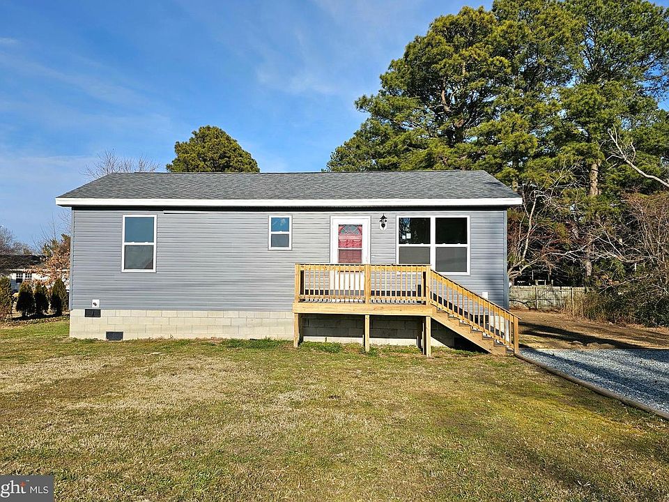 1st image of 26404 Franklin Ln