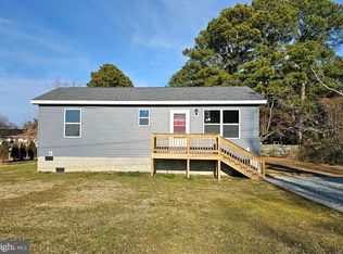 26404 Franklin Ln, Crisfield, MD 21817