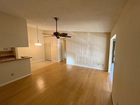 4th image of 2632 Oak Park Way #204