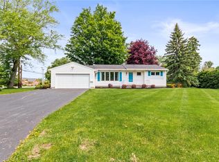 828 Jaclyn Ln, Webster, NY 14580