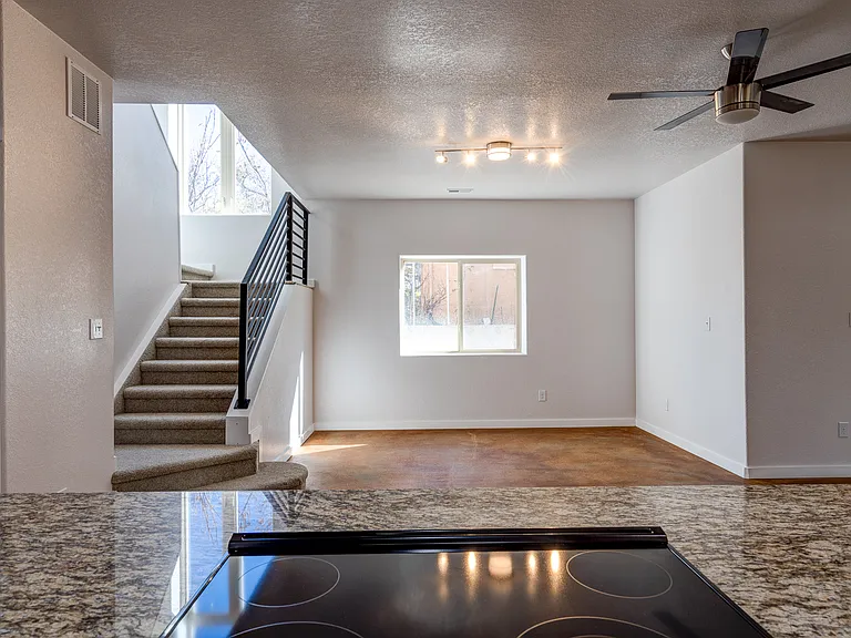 818 E Cucharras St — Photo 8