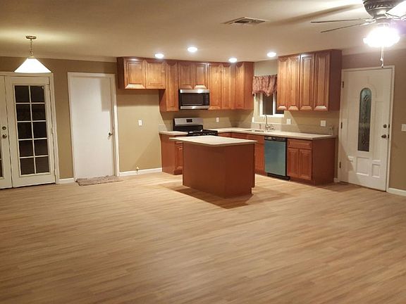 4th image of 12262 Beaver Ave