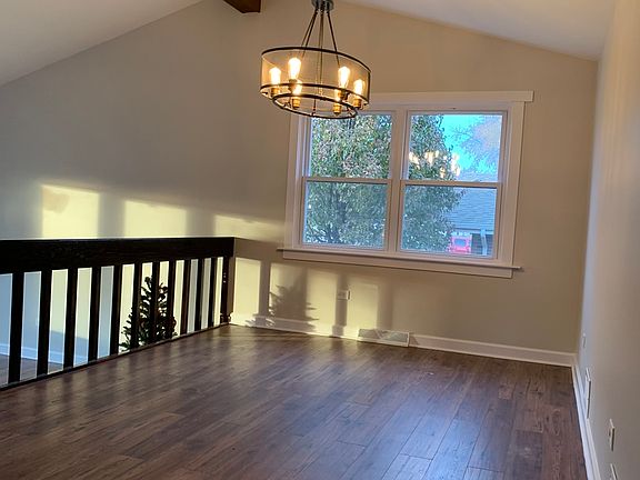 5th image of 15643 Badger Ln