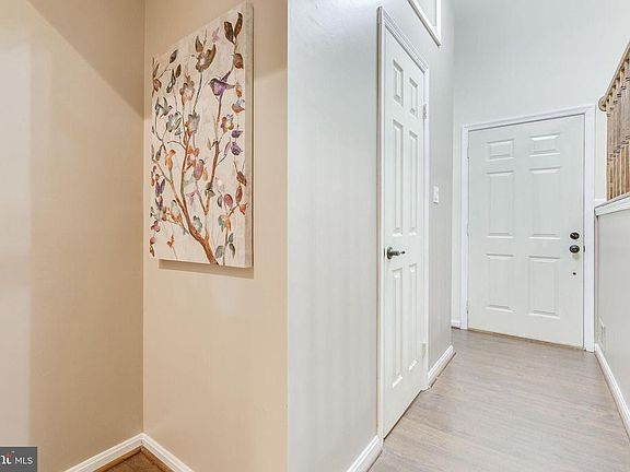 2nd image of 2986 Mission Square Dr