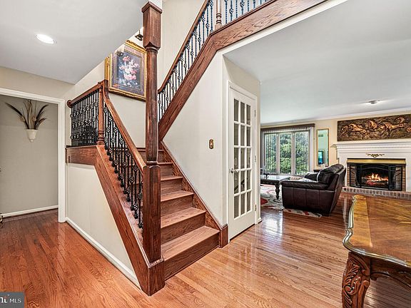 5th image of 1107 Mews Ln