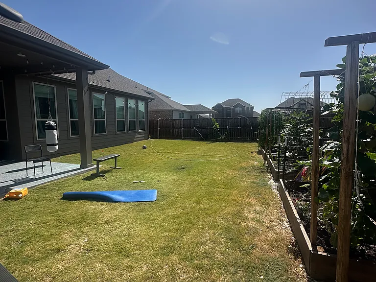 1516 White Water Way — Photo 3