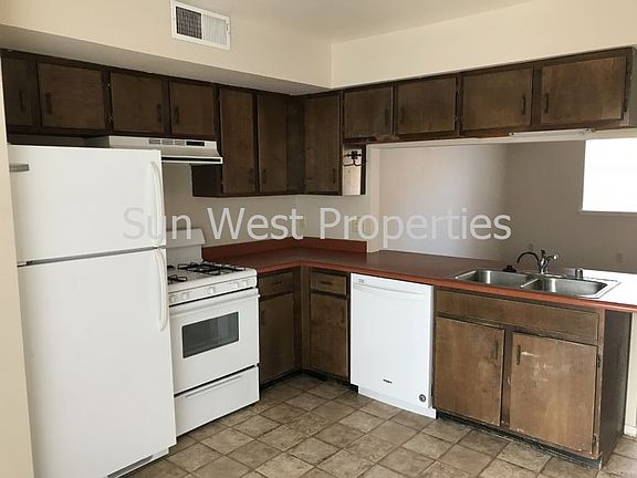 4th image of 2701 Cliffside Dr APT 3