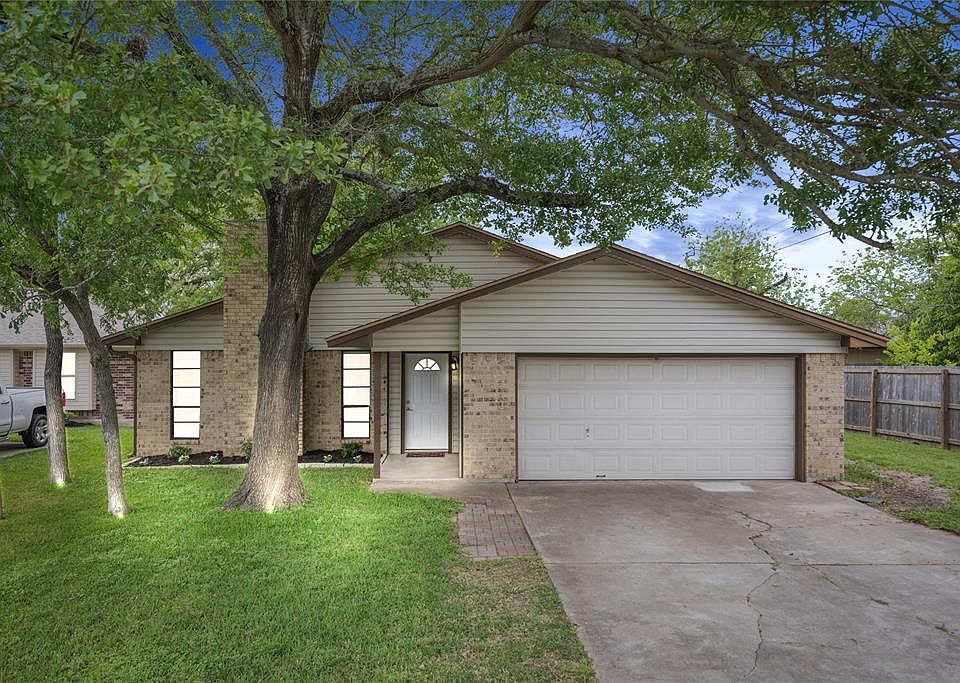 1st image of 4213 Woodcrest Dr