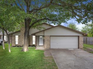 4213 Woodcrest Dr, Bryan, TX 77802