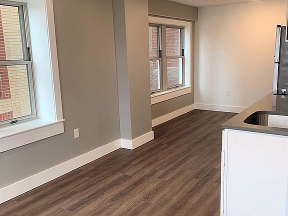 4th image of 3835 Main St Unit 214
