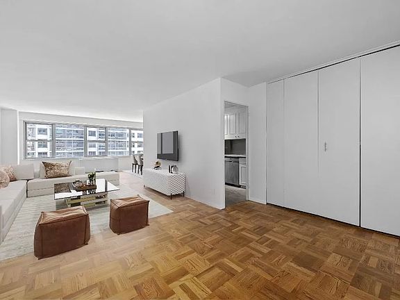 3rd image of 360 E 72nd St APT A1101