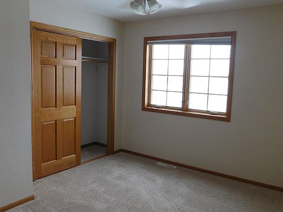 5th image of 750 16th Avenue Ct W