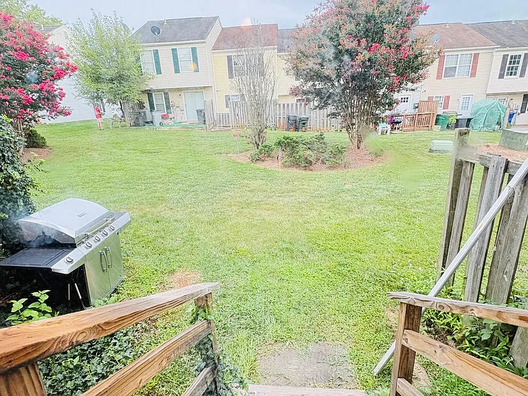 8316 Felsted Ln — Photo 11