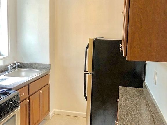 4th image of 9830 67th Ave APT 1J
