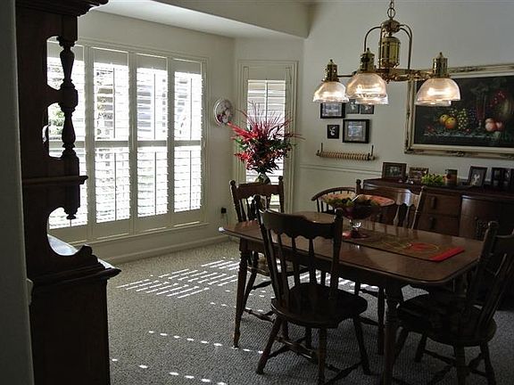 5th image of 343 Daniel Dr